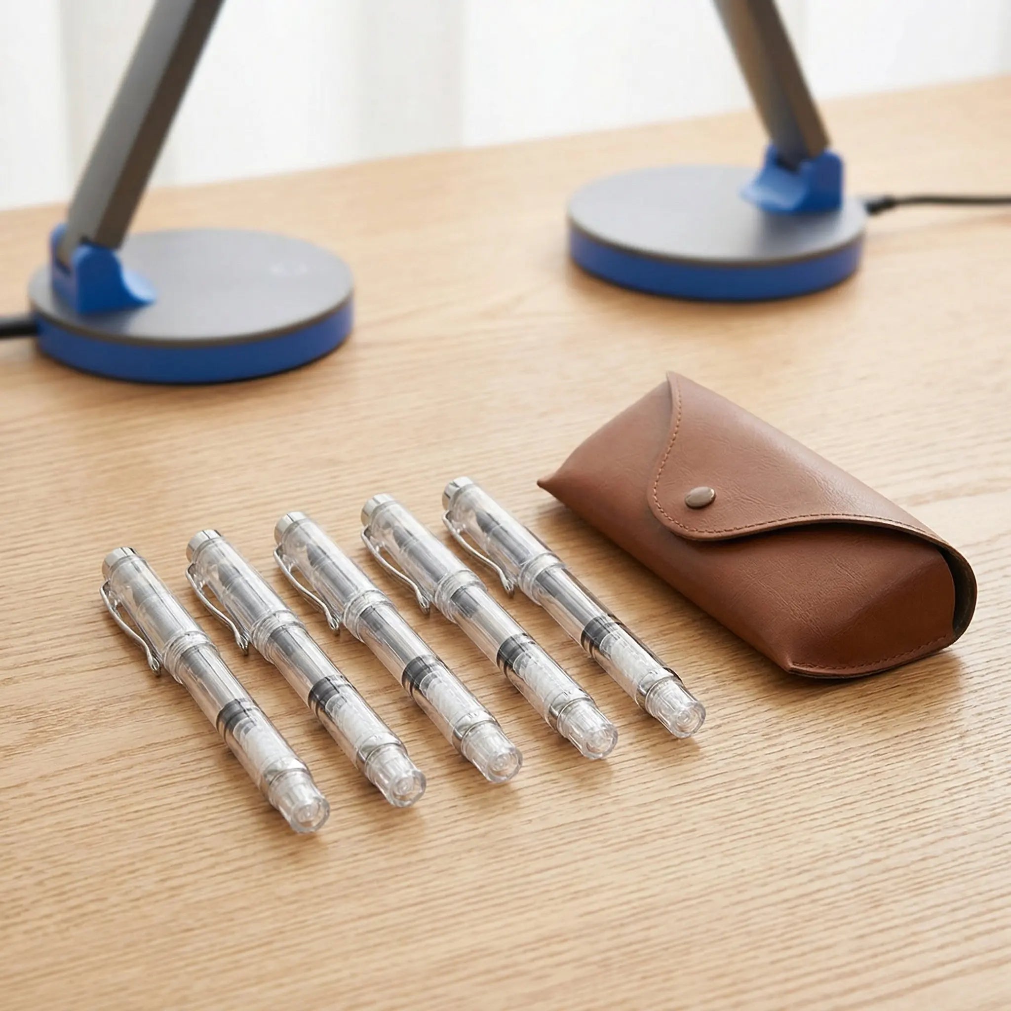 Piston filling fountain pens